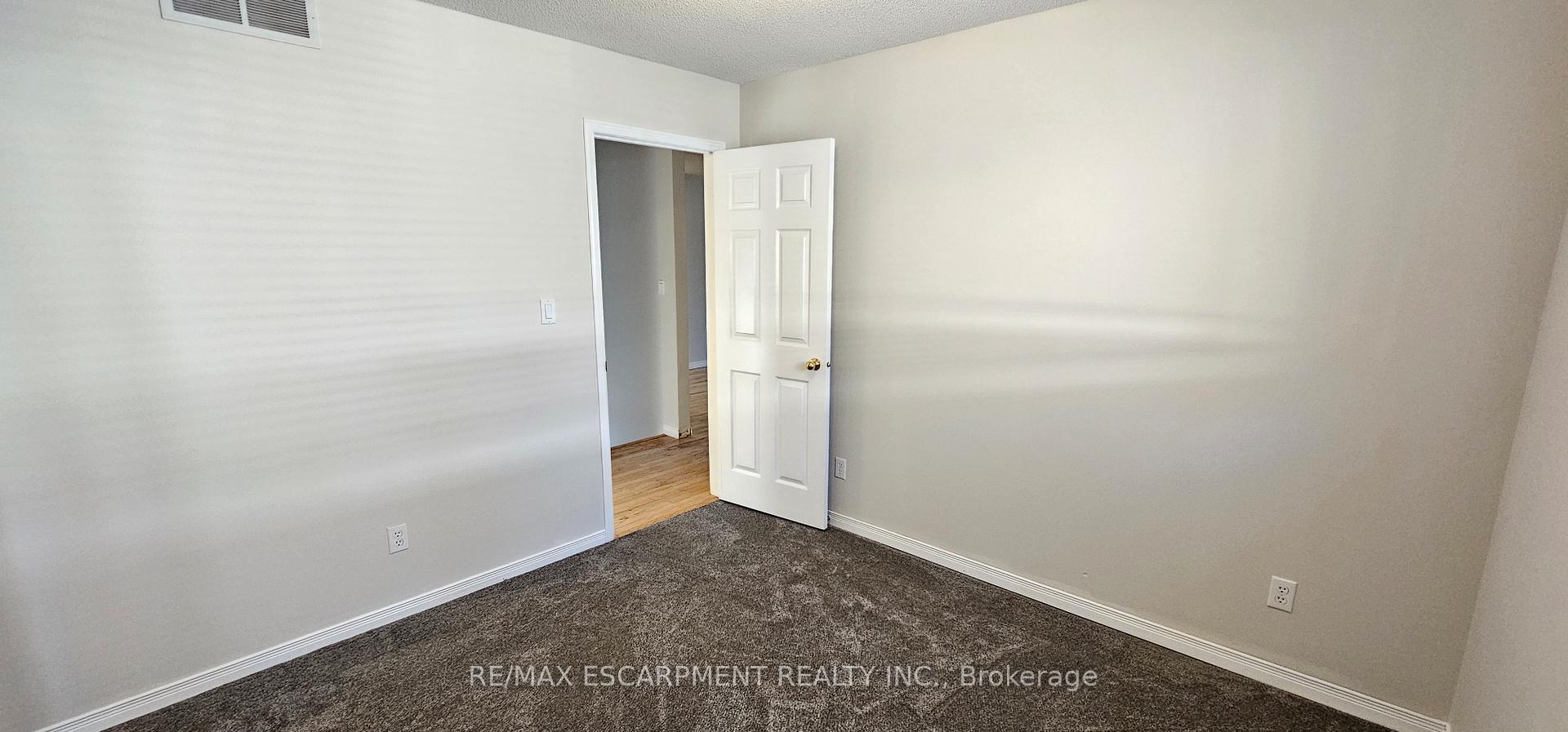 Photo 16 of 61 East 26th Street, Hamilton, Eastmount — HOMEH