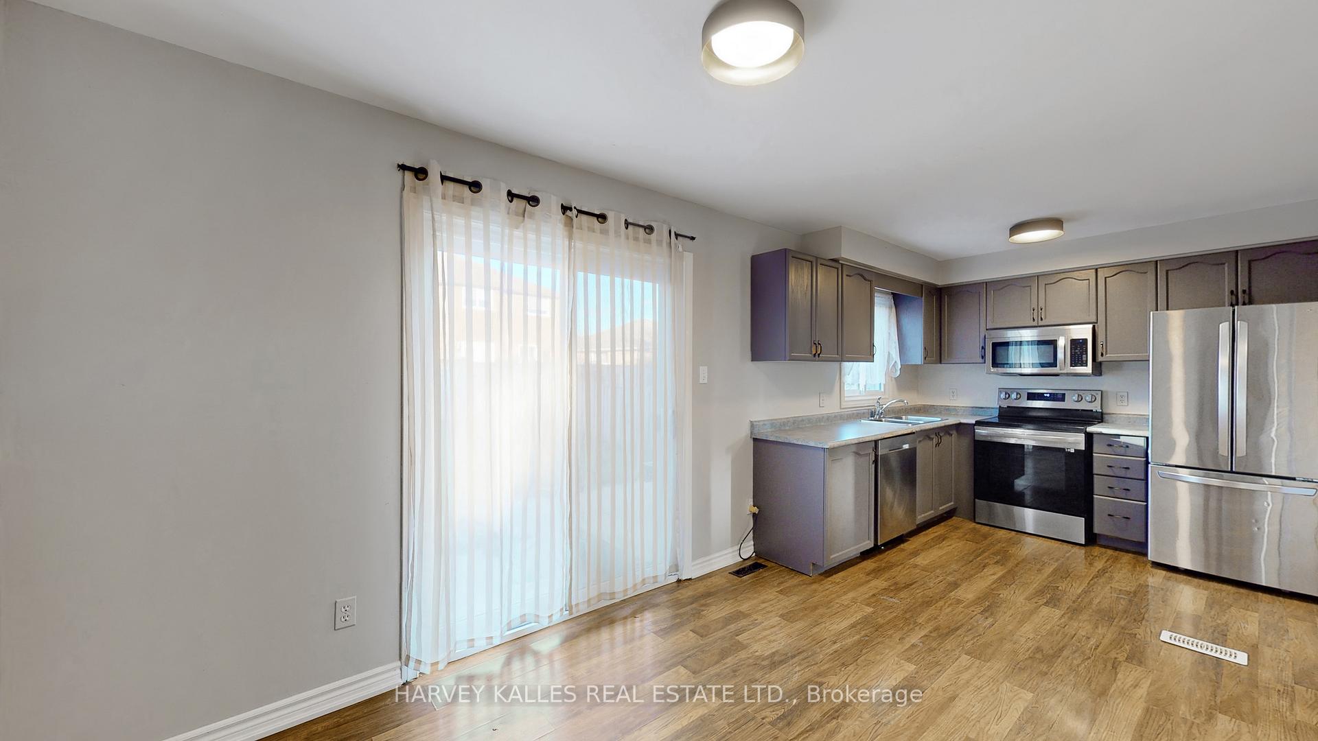 Photo 14 of 22 Laidlaw Drive, Barrie, West Bayfield — HOMEH