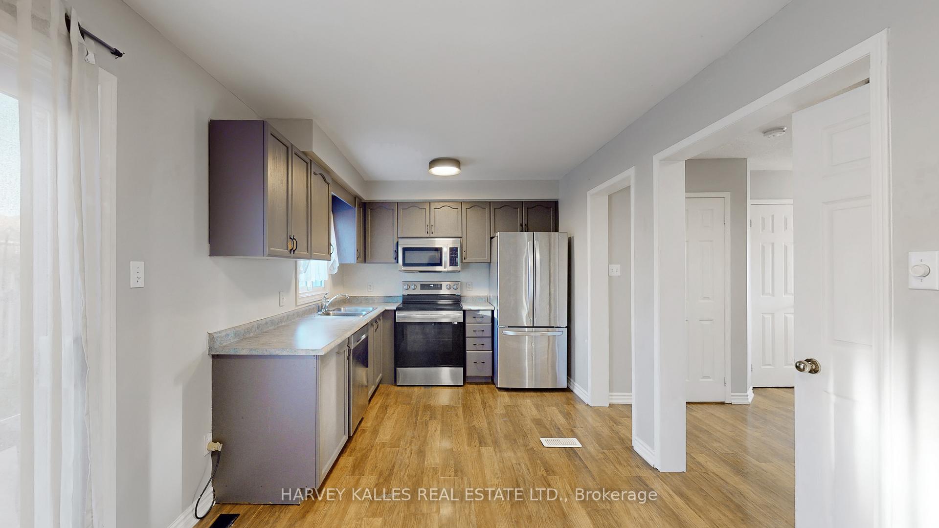 Photo 19 of 22 Laidlaw Drive, Barrie, West Bayfield — HOMEH