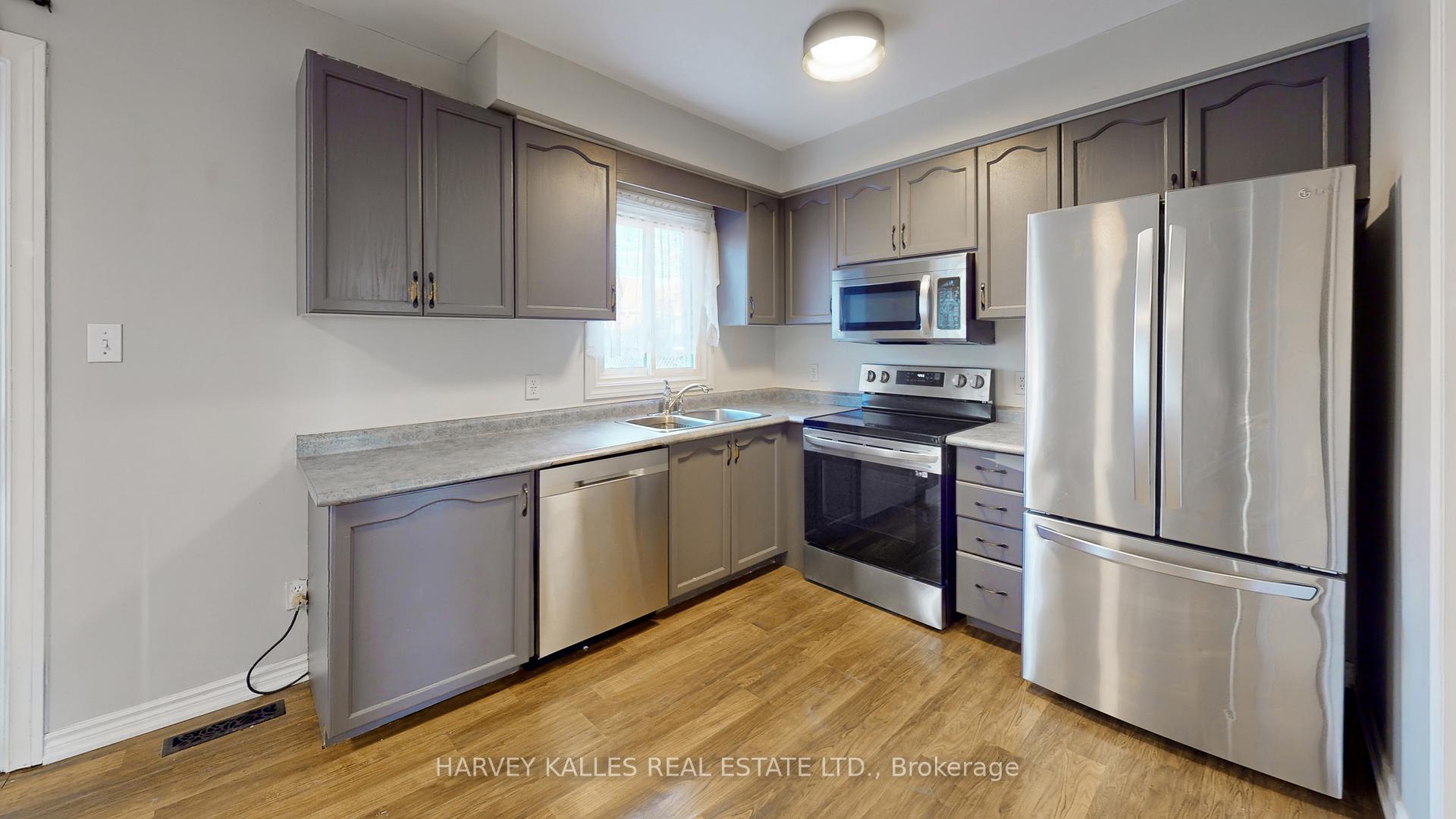 Photo 33 of 22 Laidlaw Drive, Barrie, West Bayfield — HOMEH