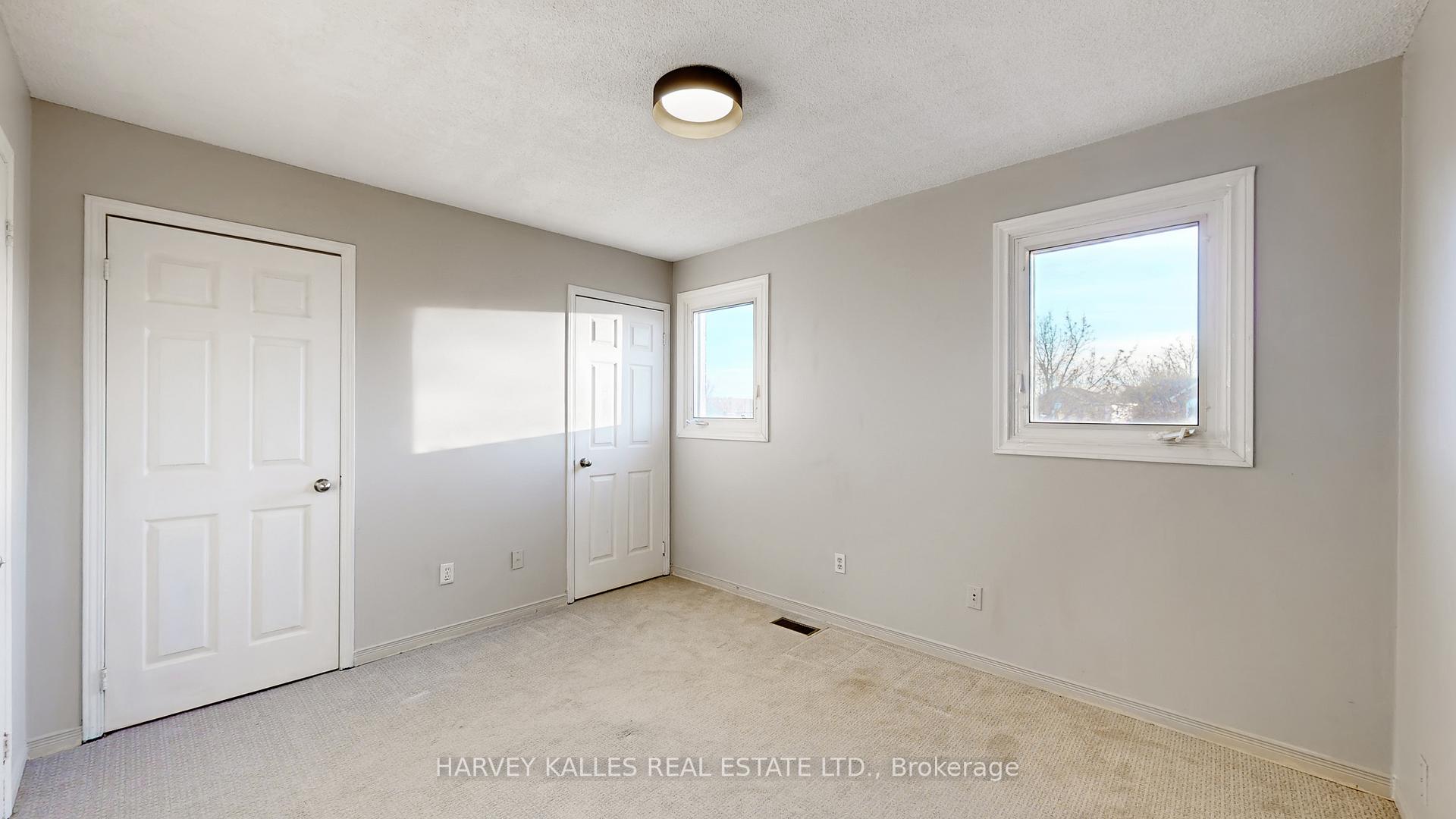 Photo 18 of 22 Laidlaw Drive, Barrie, West Bayfield — HOMEH