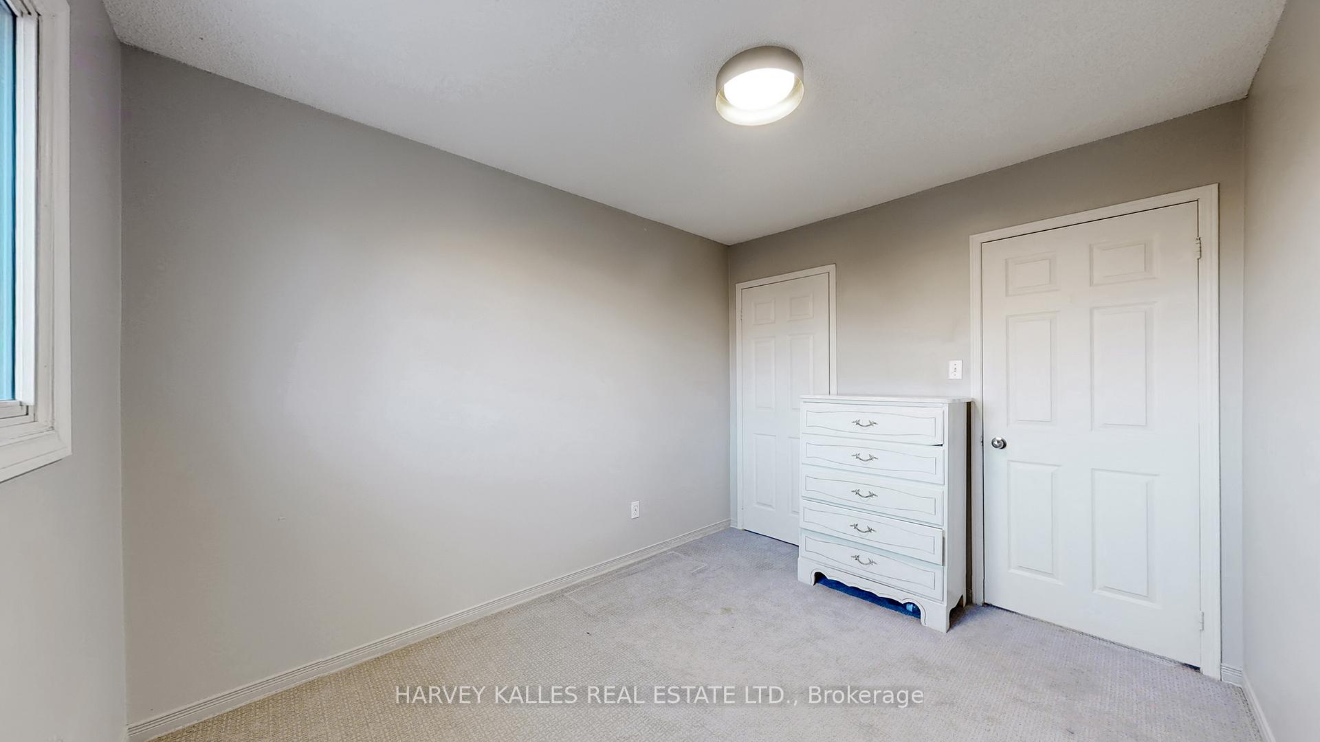 Photo 9 of 22 Laidlaw Drive, Barrie, West Bayfield — HOMEH