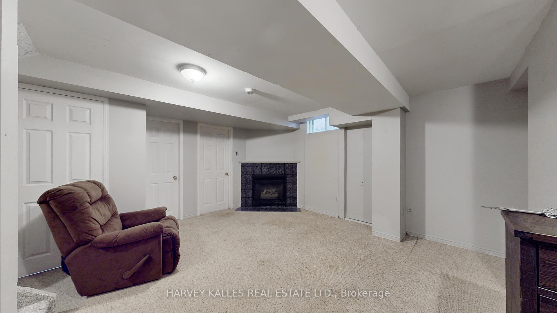 Photo 7 of 22 Laidlaw Drive, Barrie, West Bayfield — HOMEH