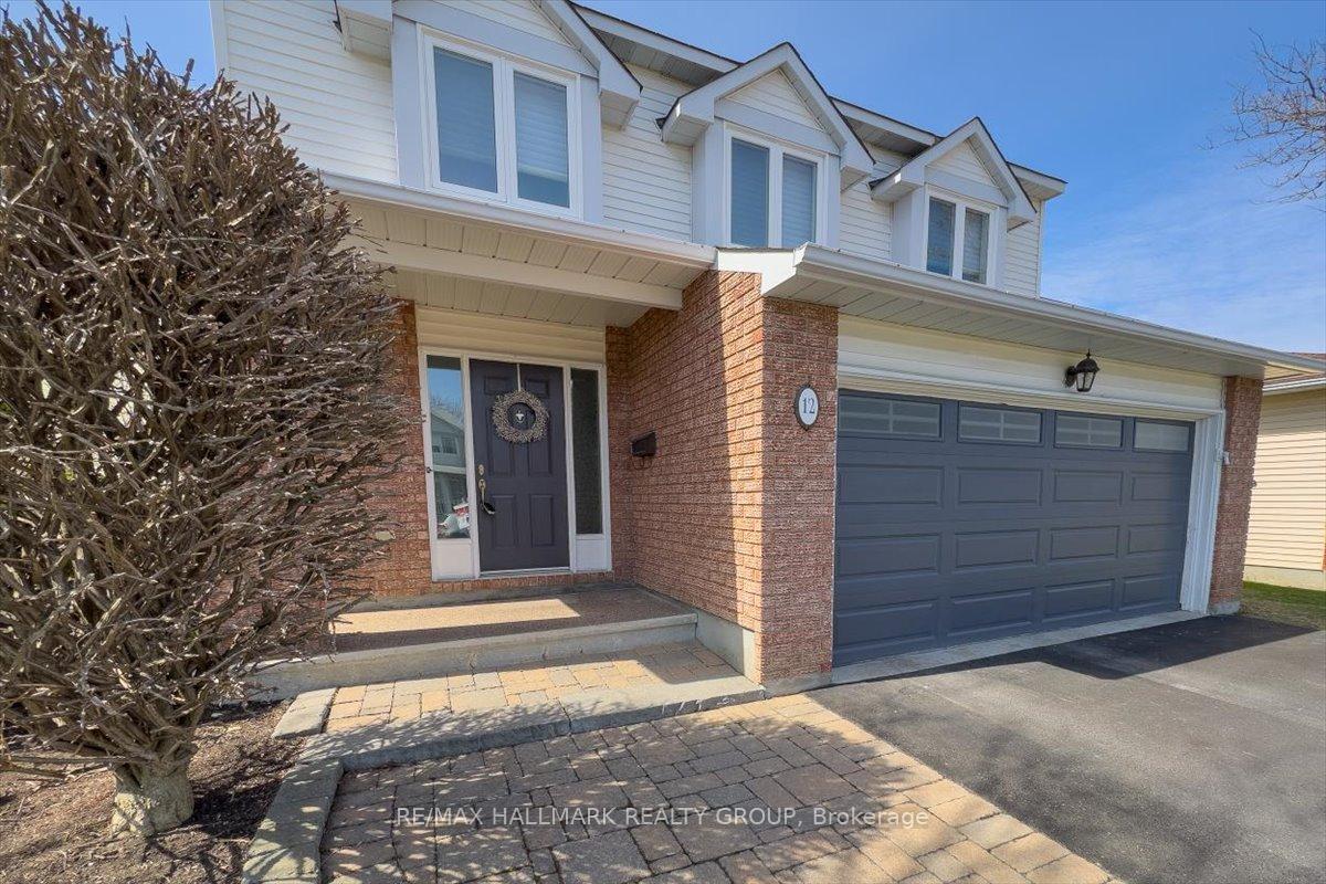 Photo 2 of 12 Birkett Street, Ottawa, Barrhaven - Heritage Park — HOMEH