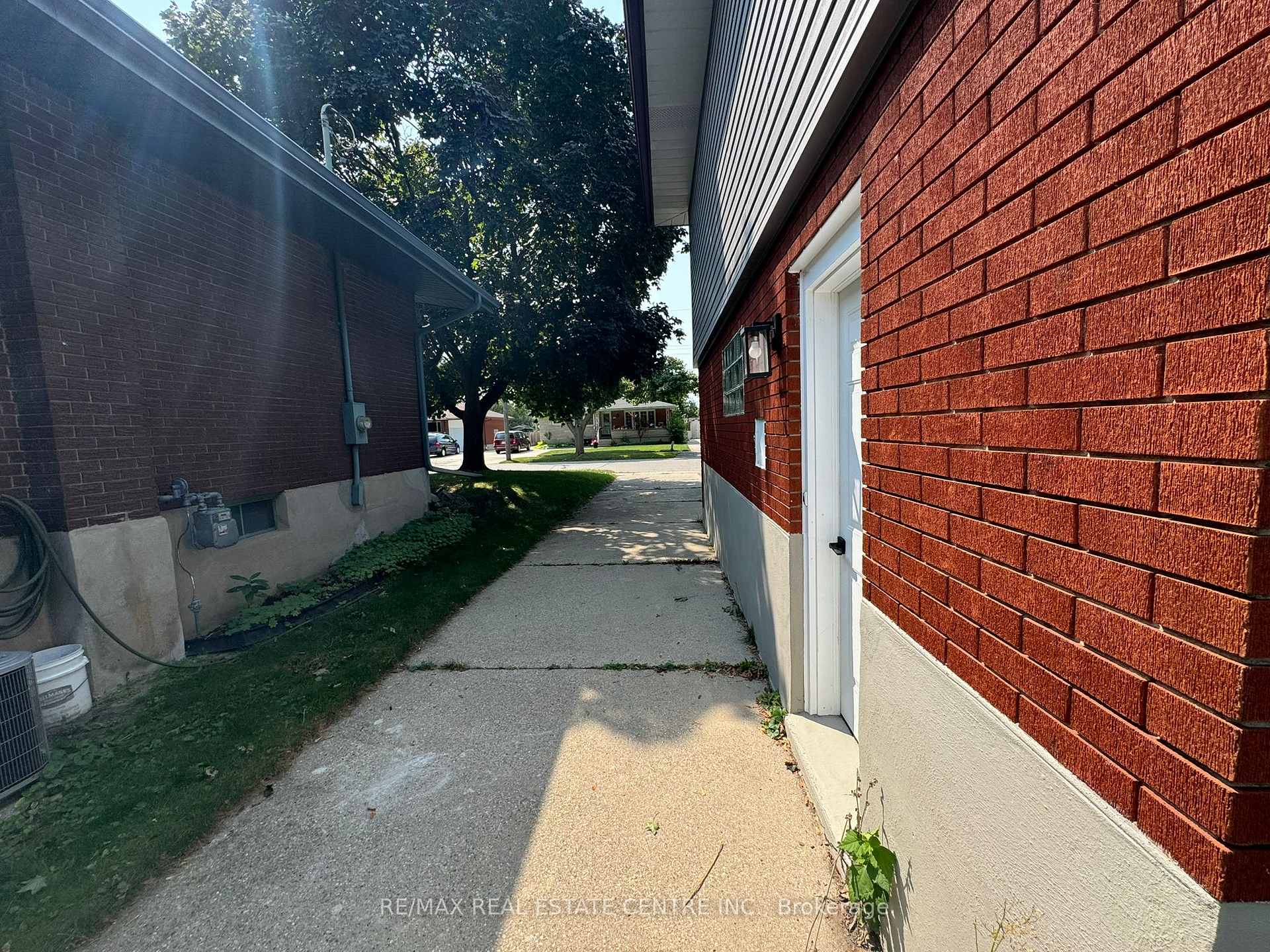 Photo 1 of 62 Elkington Drive, Kitchener — HOMEH