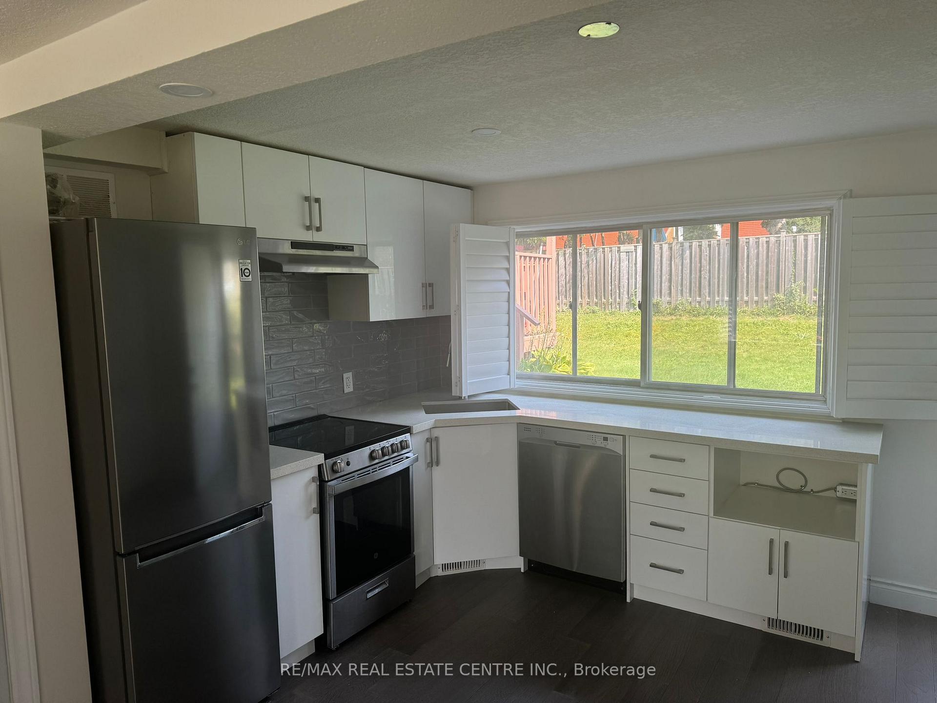 Photo 8 of 62 Elkington Drive, Kitchener — HOMEH