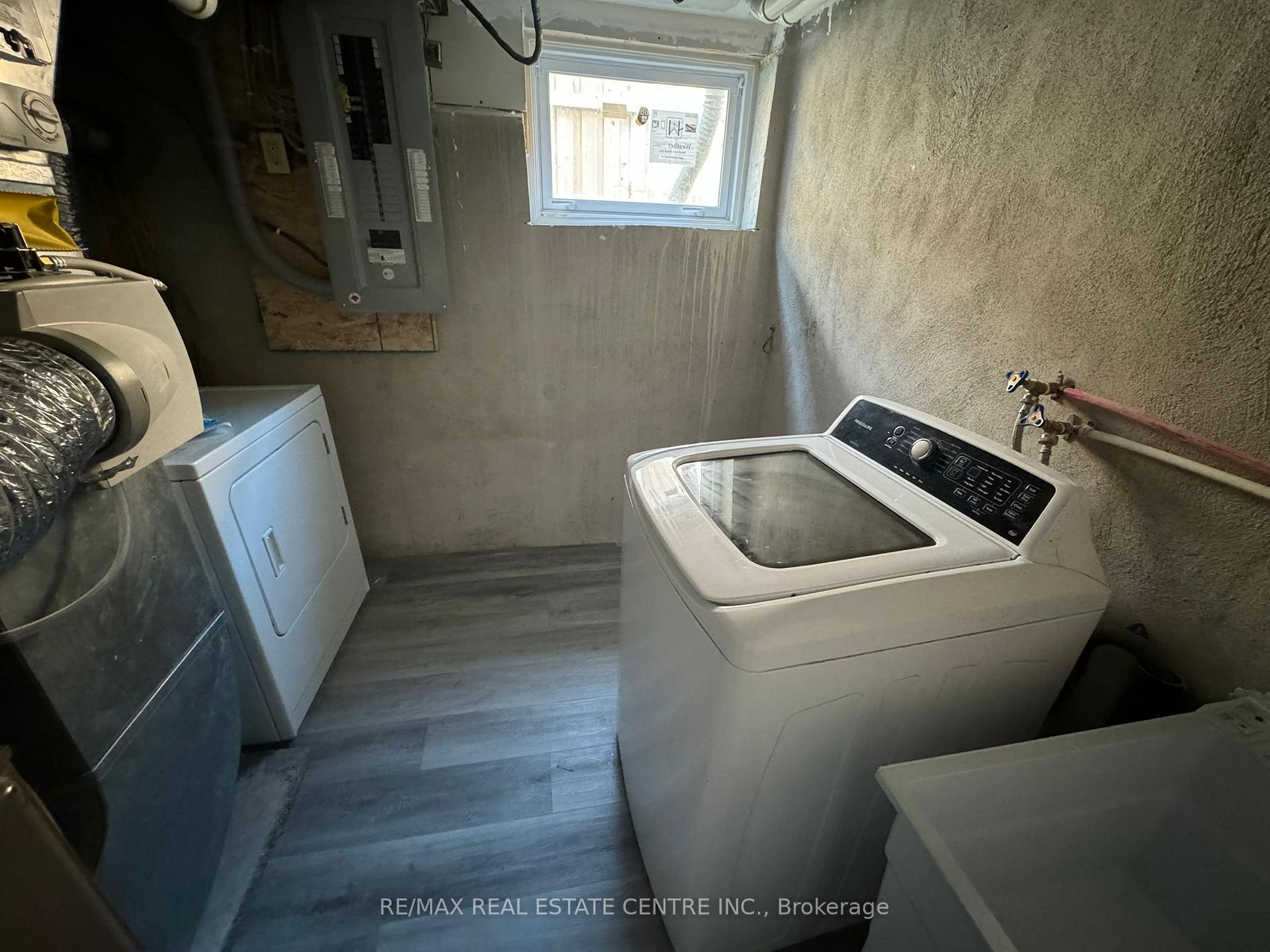 Photo 14 of 62 Elkington Drive, Kitchener — HOMEH