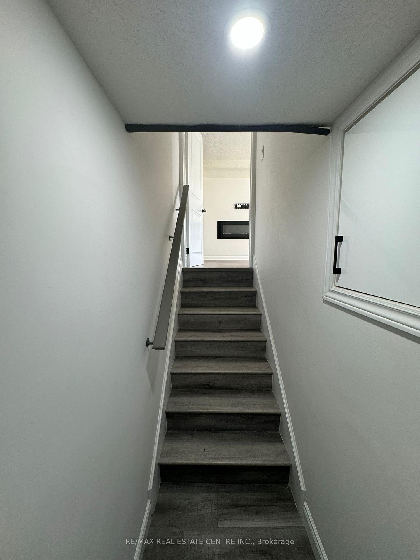 Photo 16 of 62 Elkington Drive, Kitchener — HOMEH