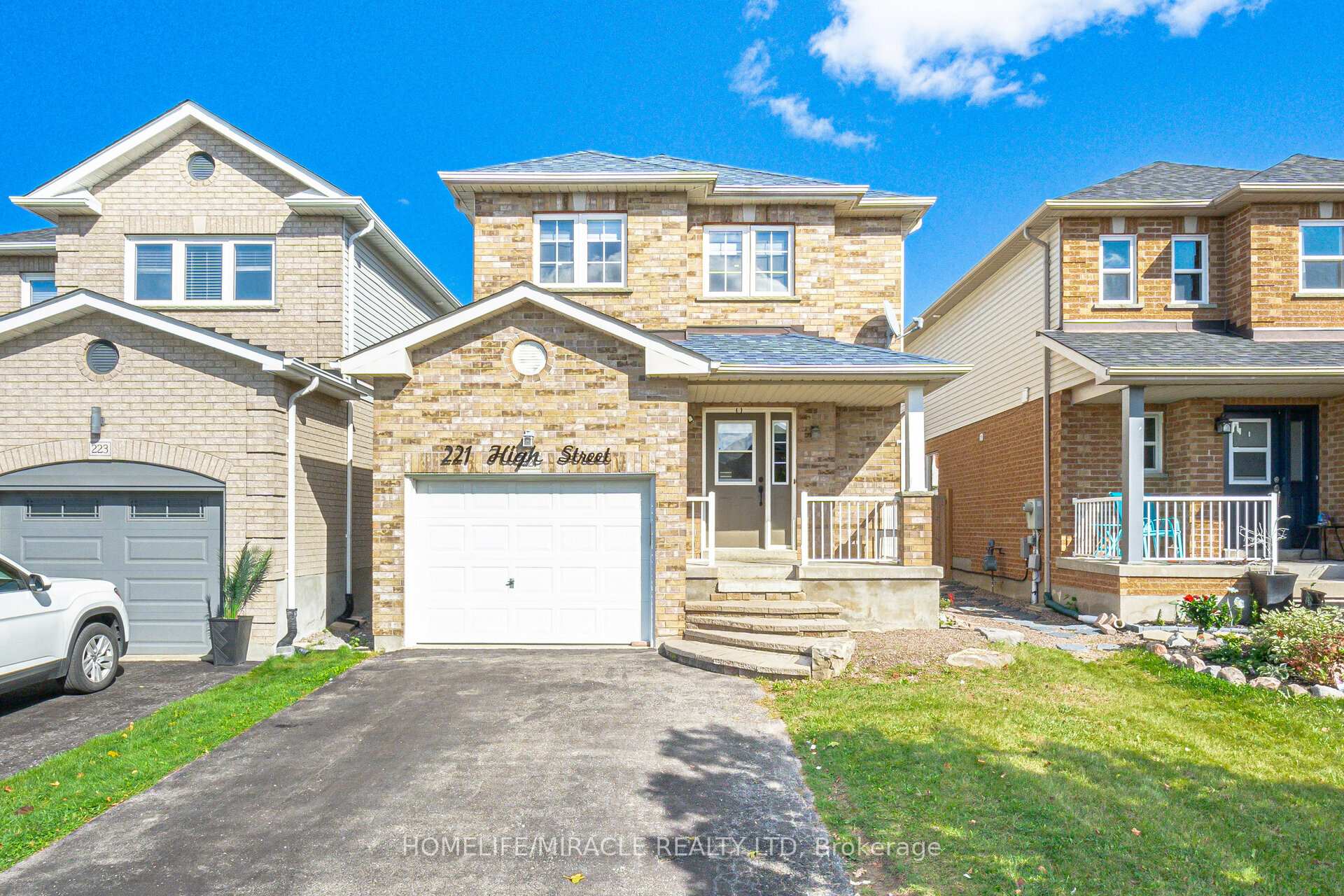 Photo 1 of 221 High Street, Clarington, Bowmanville — HOMEH