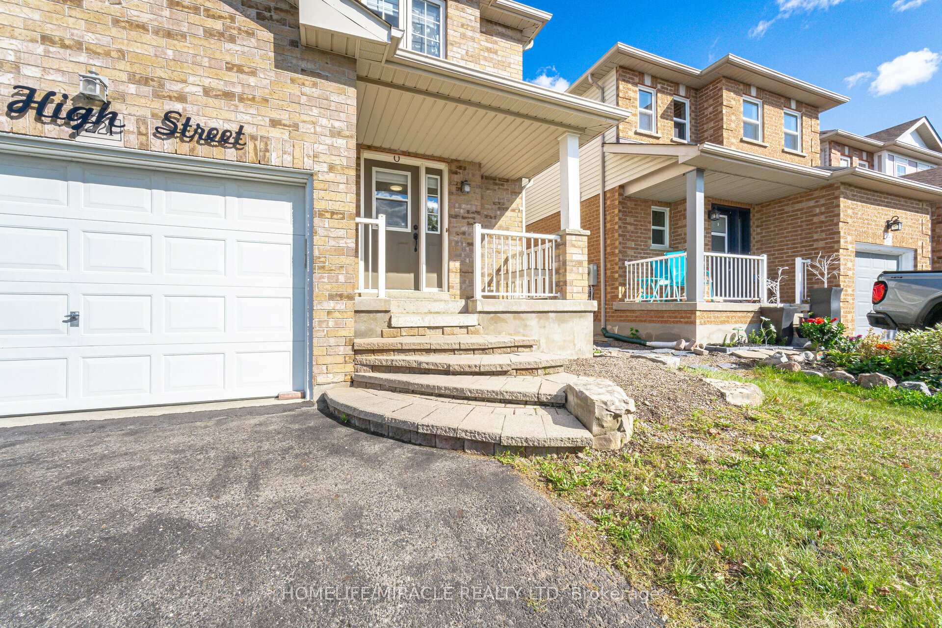 Photo 2 of 221 High Street, Clarington, Bowmanville — HOMEH
