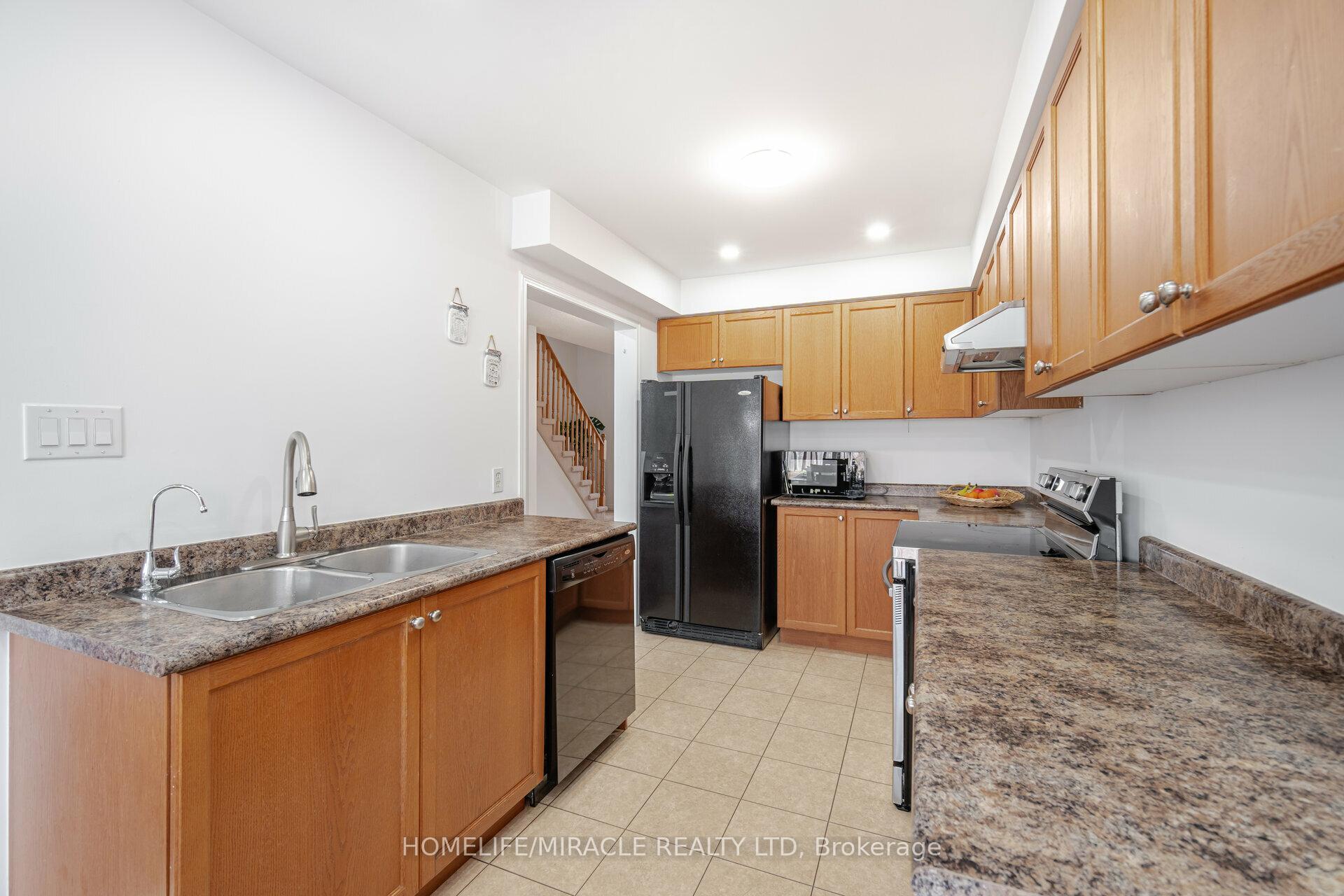 Photo 12 of 221 High Street, Clarington, Bowmanville — HOMEH