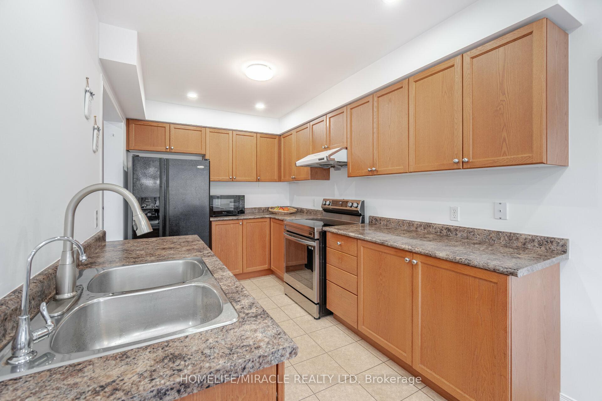 Photo 10 of 221 High Street, Clarington, Bowmanville — HOMEH