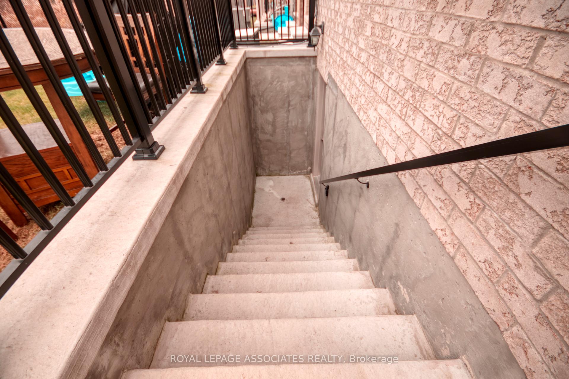 Photo 4 of 1018 Skyridge Boulevard, Pickering, Rural Pickering — HOMEH