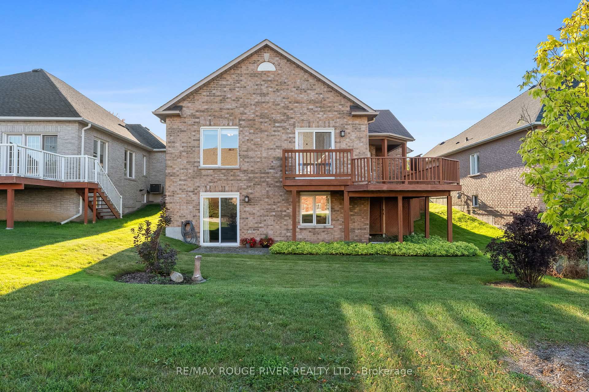 Photo 25 of 53 Waterbury Crescent, Scugog, Port Perry — HOMEH