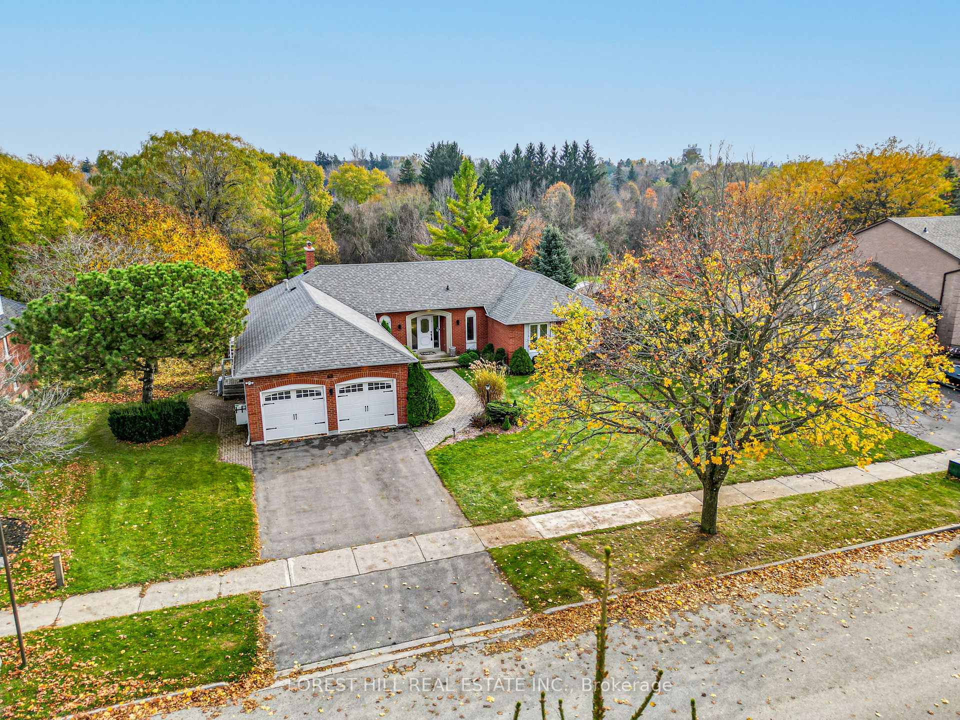 Photo 5 of 63 Humber Valley Crescent, King, King City — HOMEH