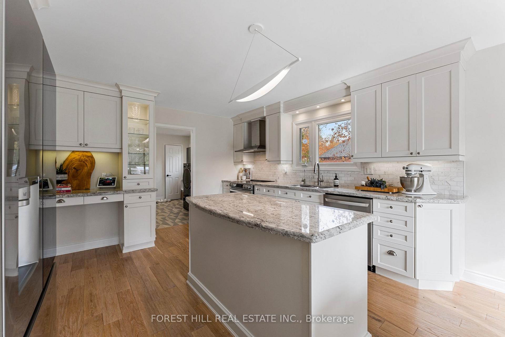 Photo 10 of 63 Humber Valley Crescent, King, King City — HOMEH