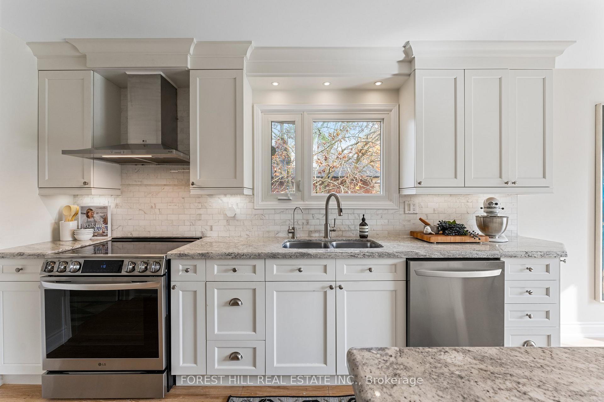 Photo 9 of 63 Humber Valley Crescent, King, King City — HOMEH