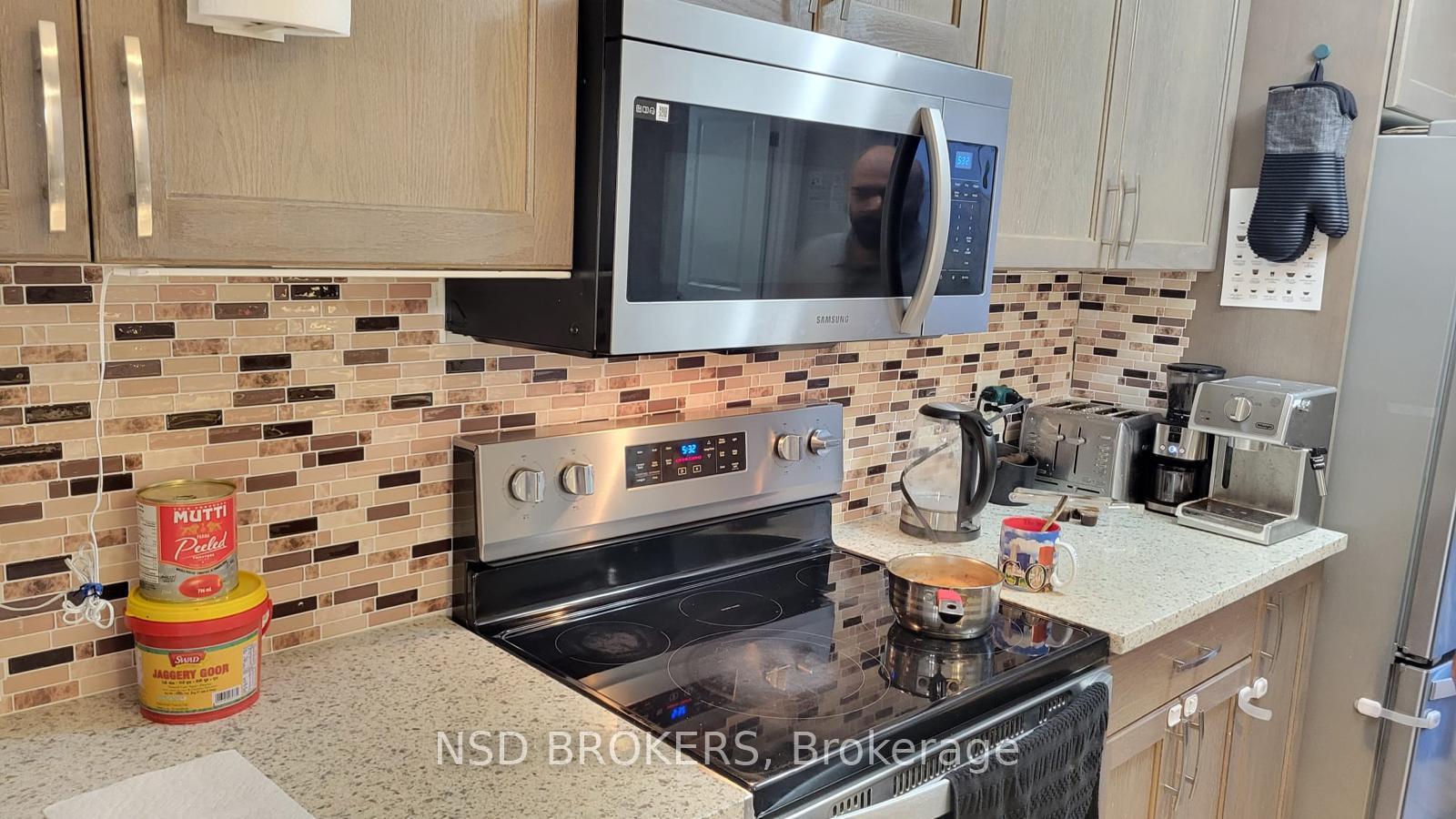 Photo 11 of 116 Monarch Woods Drive, Kitchener, Doon South — HOMEH