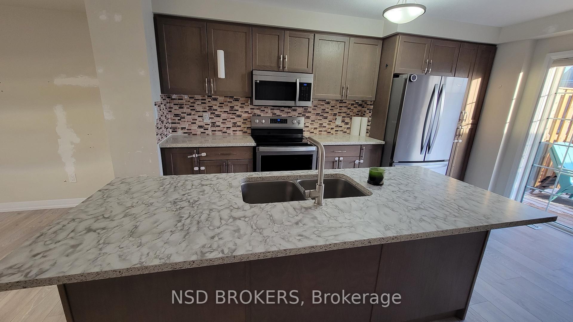 Photo 22 of 116 Monarch Woods Drive, Kitchener, Doon South — HOMEH