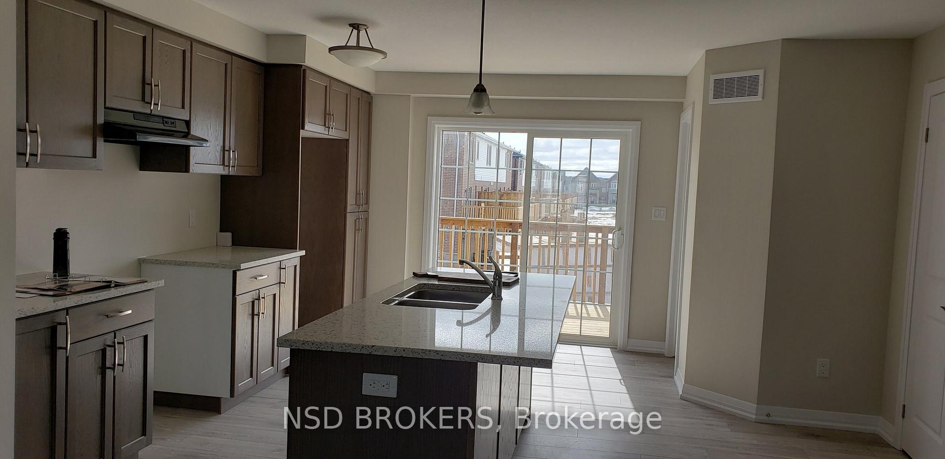 Photo 24 of 116 Monarch Woods Drive, Kitchener, Doon South — HOMEH