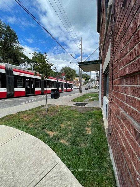 Photo 2 of Unit 9, 2477 Queen Street E, Toronto, The Beaches — HOMEH