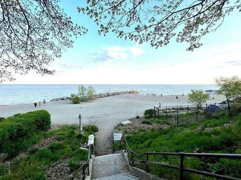 Photo 5 of Unit 9, 2477 Queen Street E, Toronto, The Beaches — HOMEH
