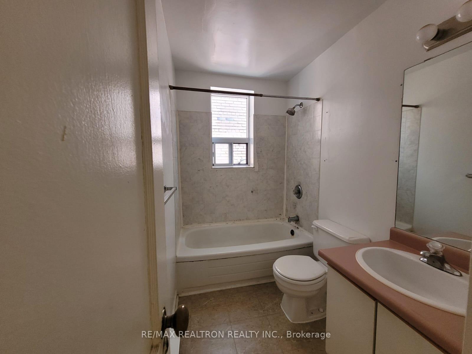 Photo 9 of Unit 9, 2477 Queen Street E, Toronto, The Beaches — HOMEH