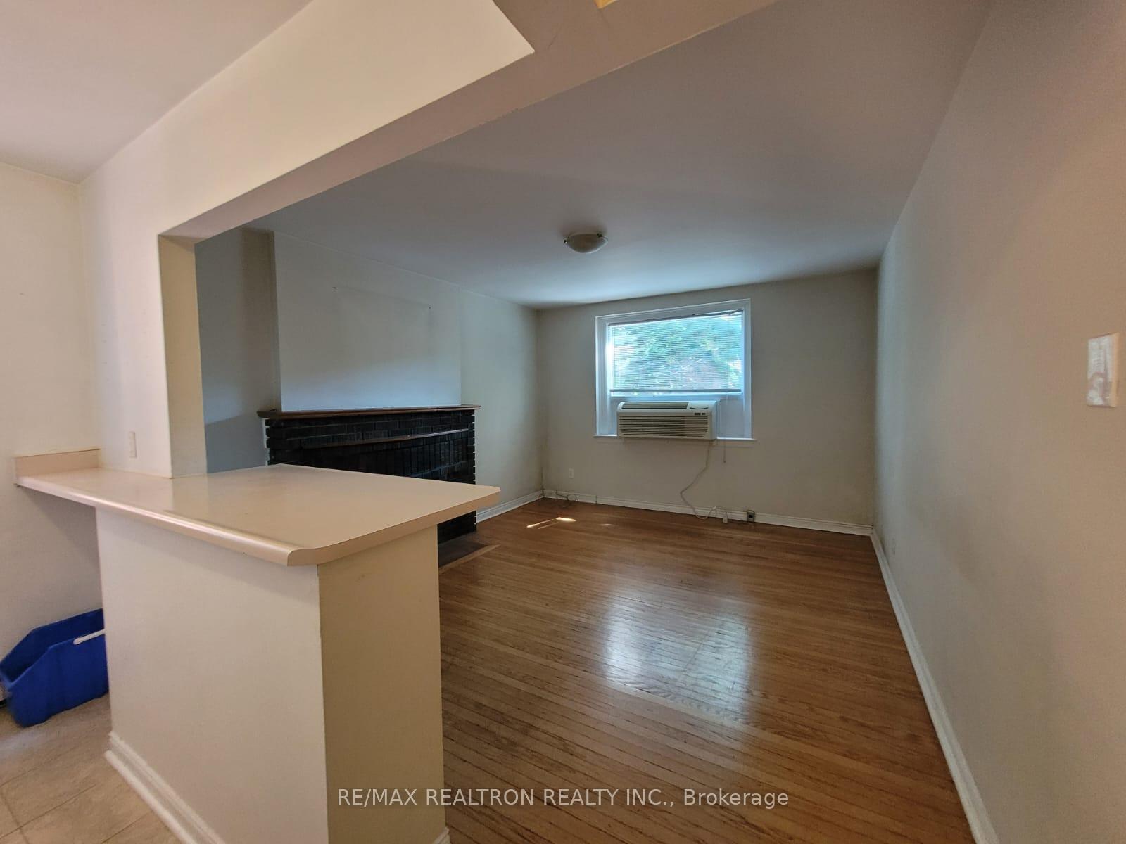 Photo 12 of Unit 9, 2477 Queen Street E, Toronto, The Beaches — HOMEH