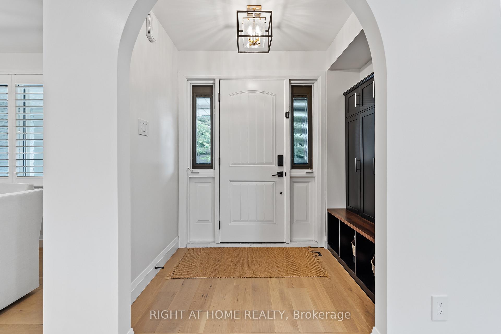 Photo 4 of 250 Linwood Crescent, Burlington, Appleby — HOMEH