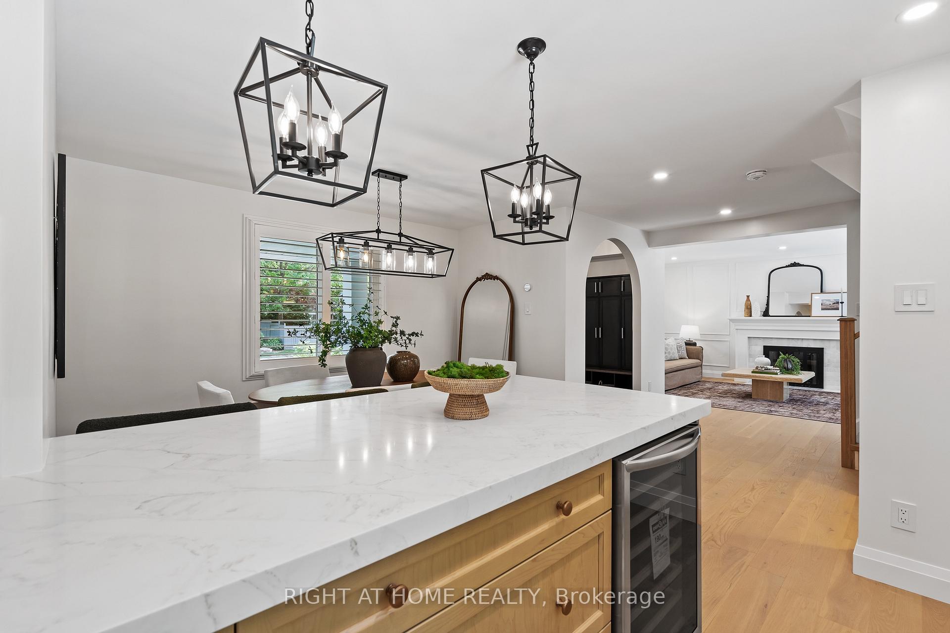 Photo 10 of 250 Linwood Crescent, Burlington, Appleby — HOMEH