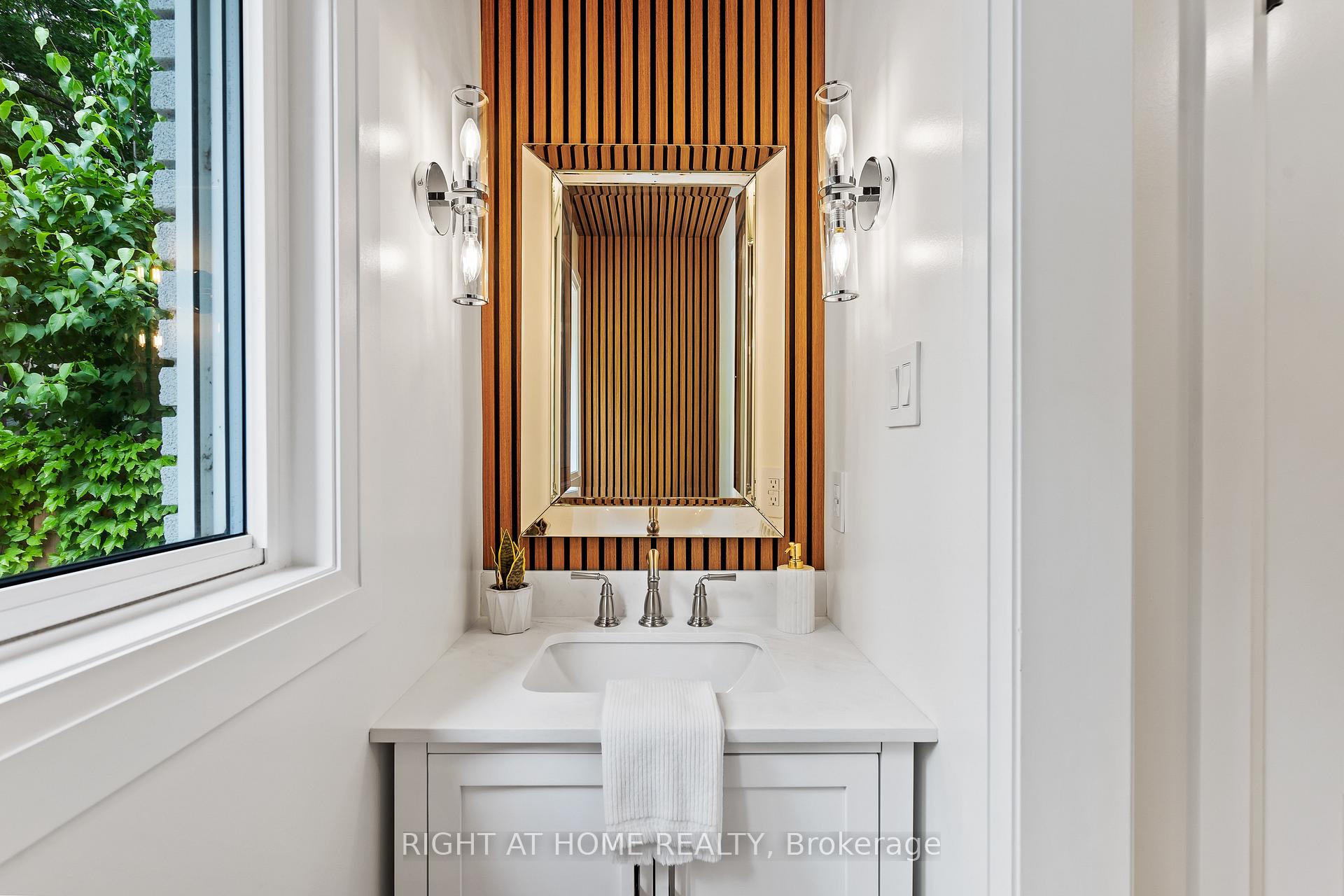 Photo 14 of 250 Linwood Crescent, Burlington, Appleby — HOMEH