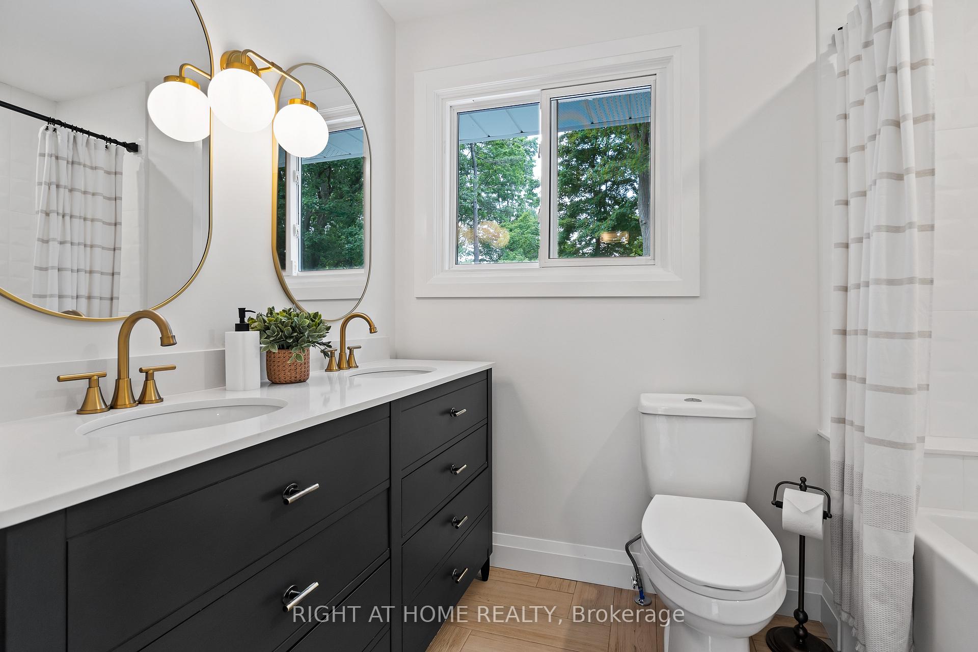 Photo 25 of 250 Linwood Crescent, Burlington, Appleby — HOMEH