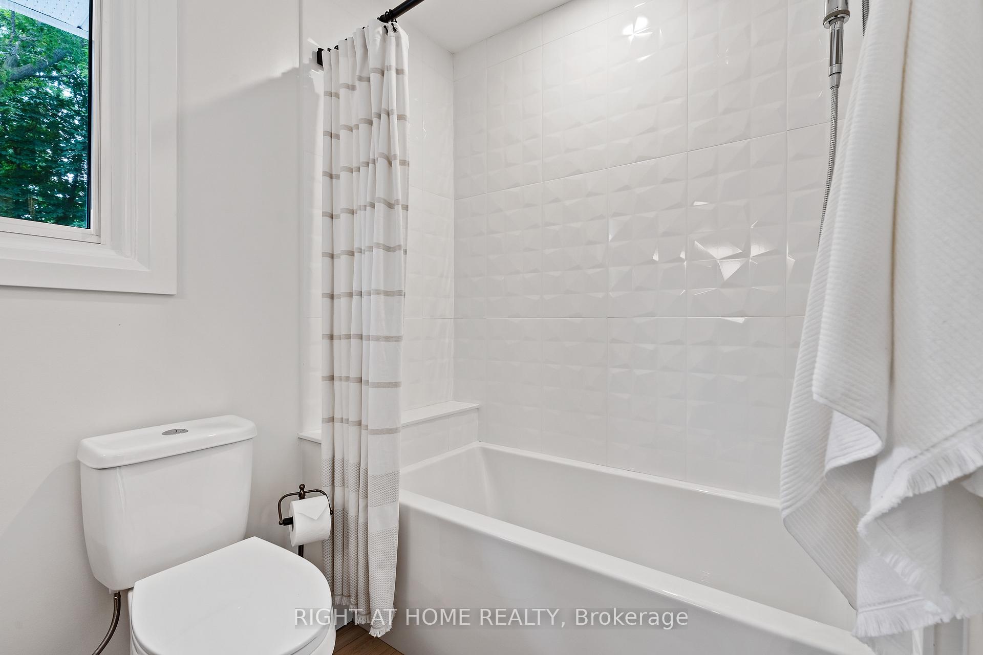 Photo 26 of 250 Linwood Crescent, Burlington, Appleby — HOMEH