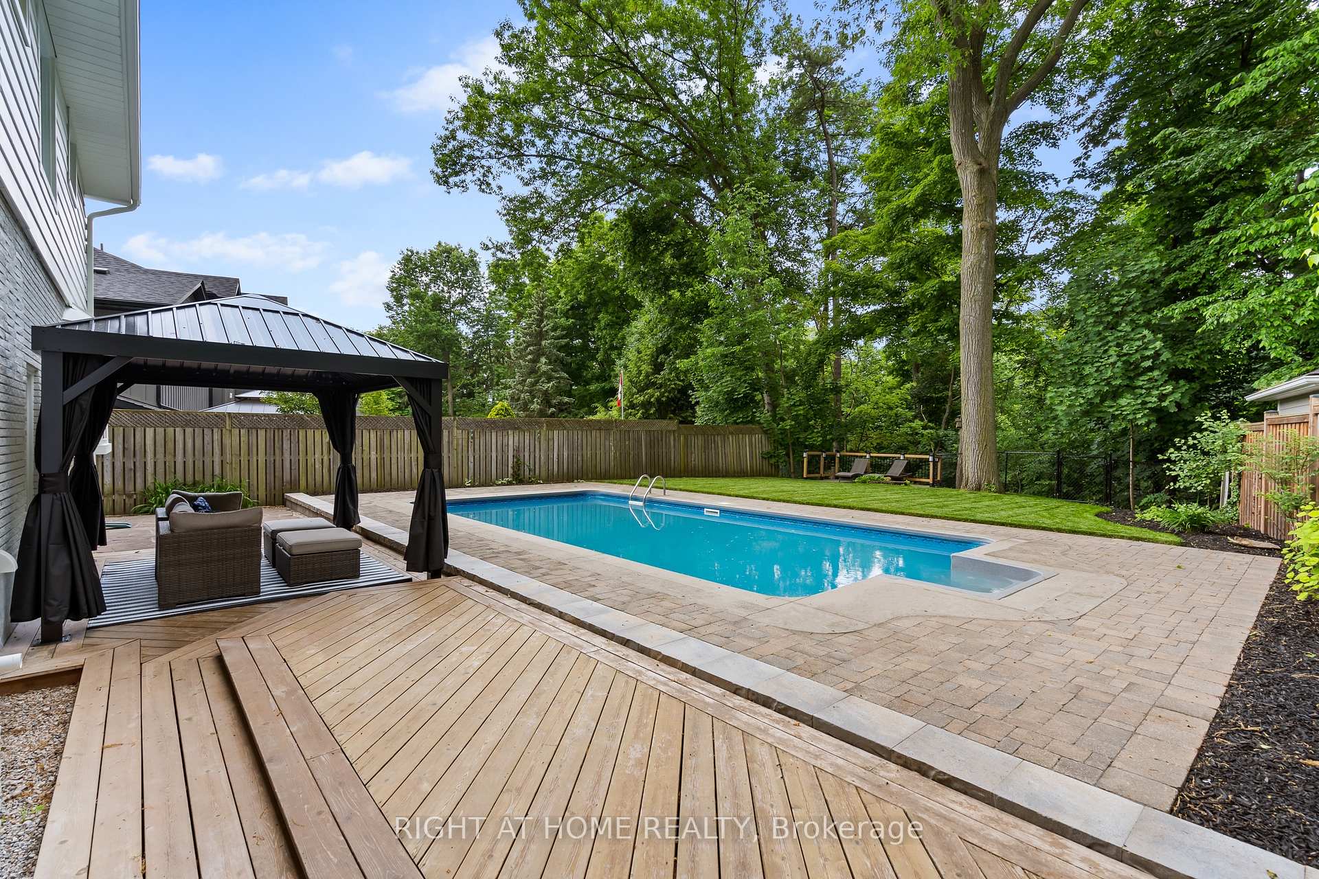 Photo 36 of 250 Linwood Crescent, Burlington, Appleby — HOMEH