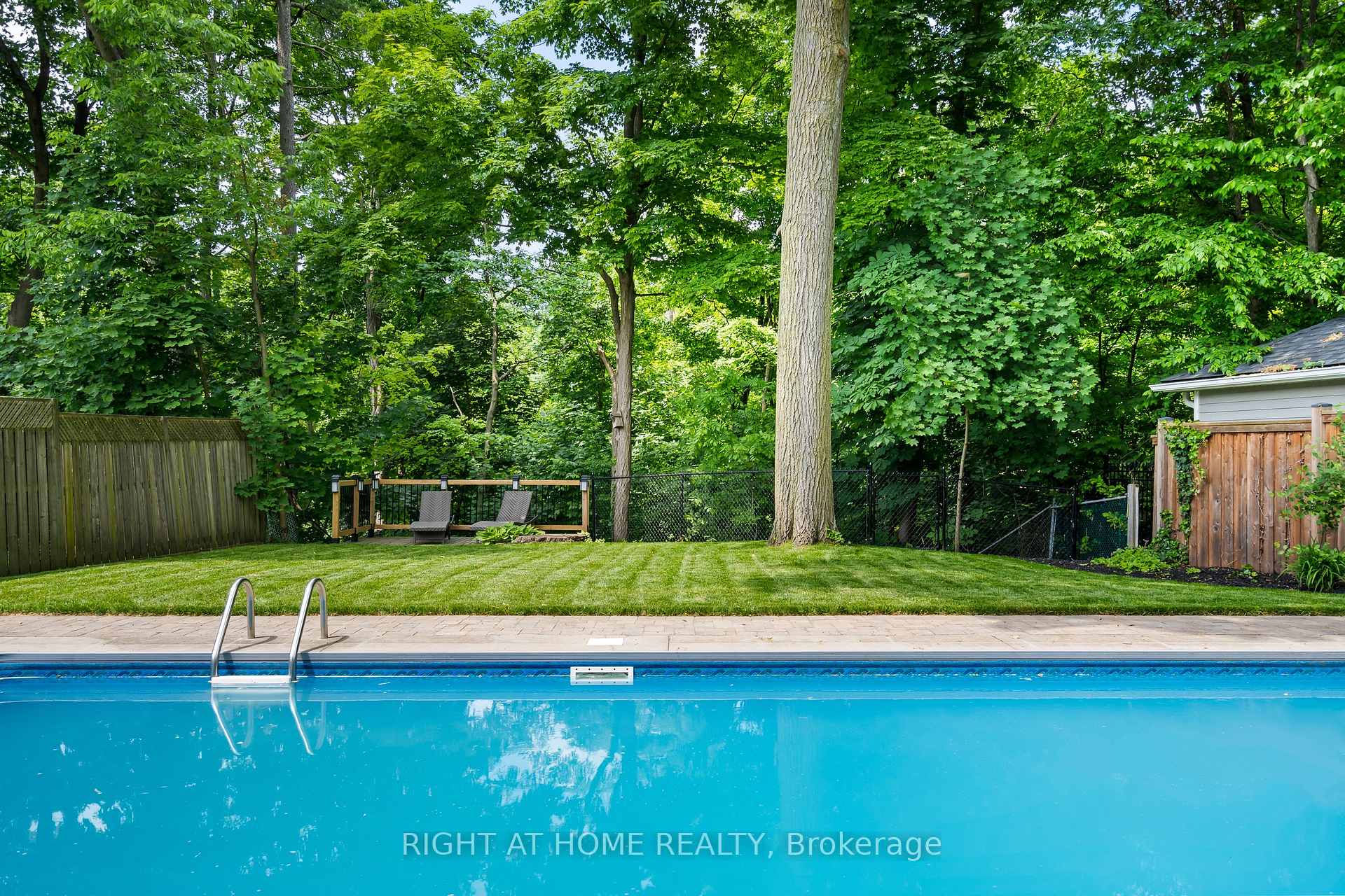 Photo 37 of 250 Linwood Crescent, Burlington, Appleby — HOMEH