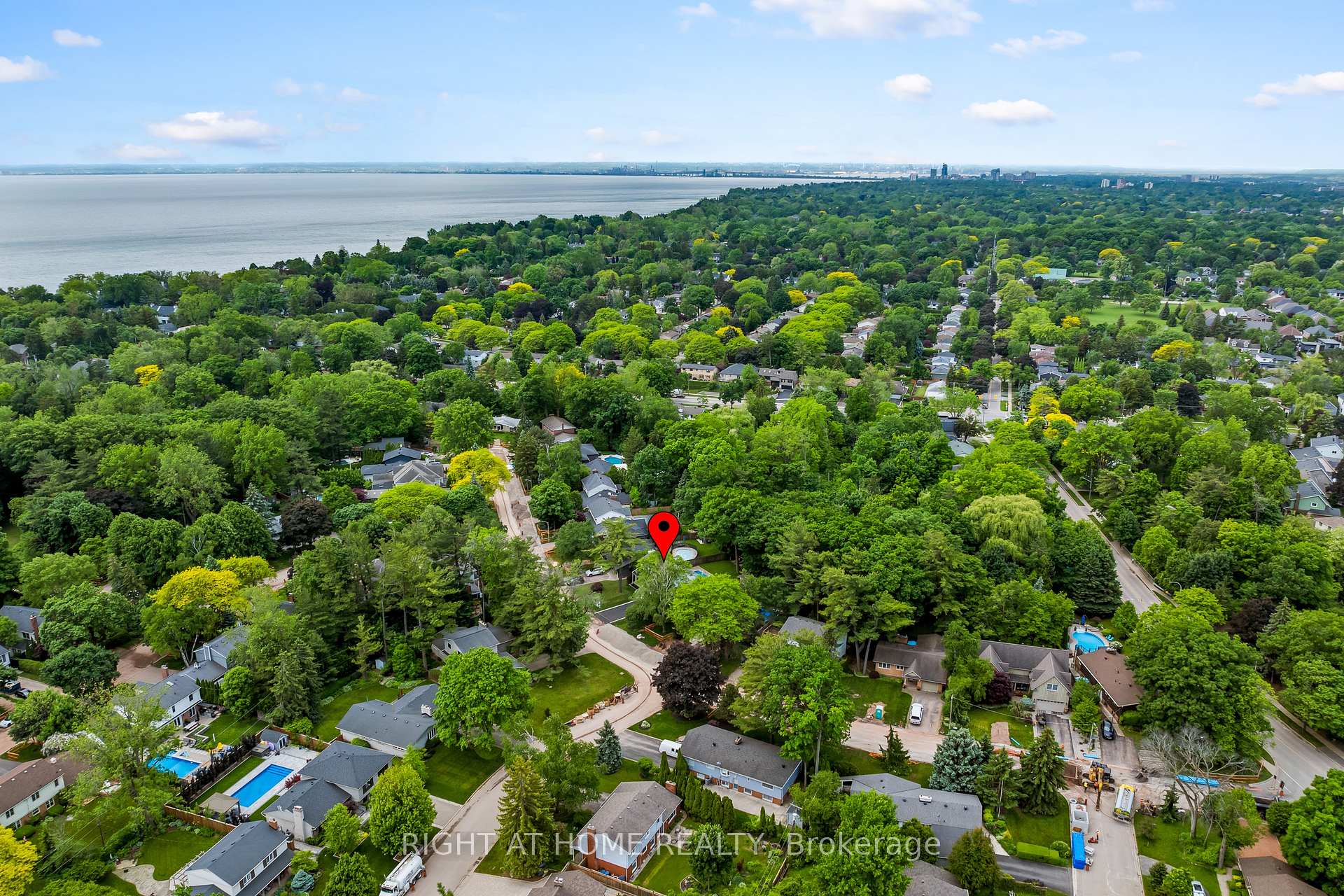 Photo 43 of 250 Linwood Crescent, Burlington, Appleby — HOMEH