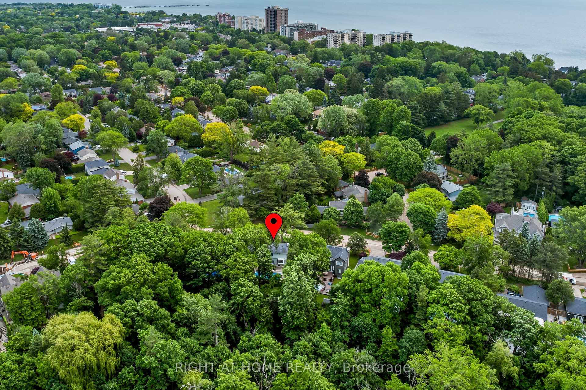 Photo 45 of 250 Linwood Crescent, Burlington, Appleby — HOMEH