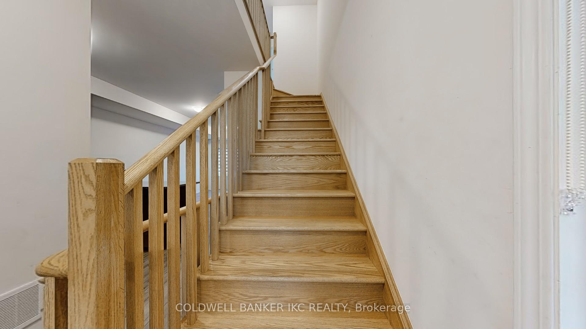 Photo 12 of 267 Danzatore Path, Oshawa, Windfields — HOMEH