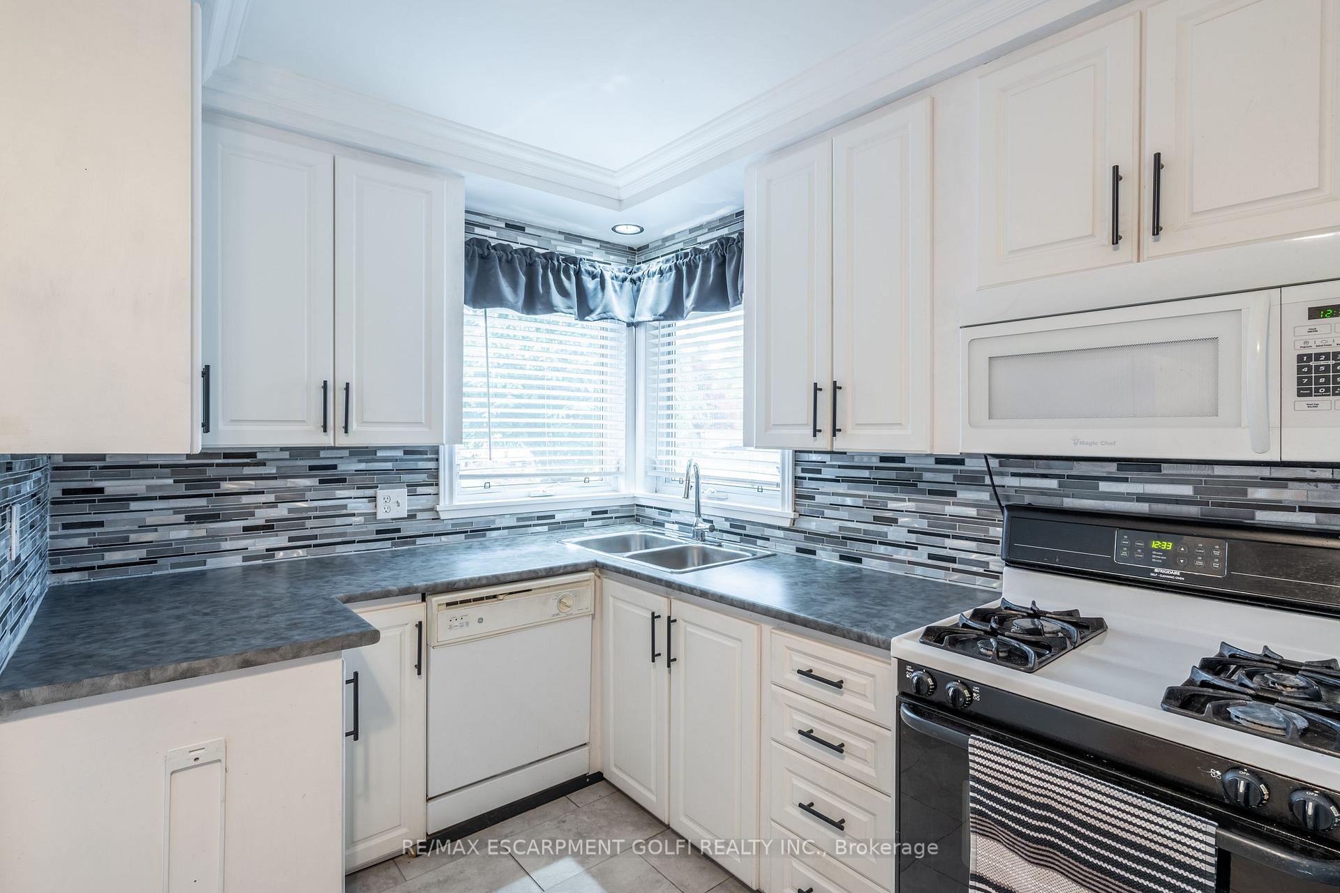 Photo 14 of 737 Upper Ottawa Street, Hamilton, Hampton Heights — HOMEH