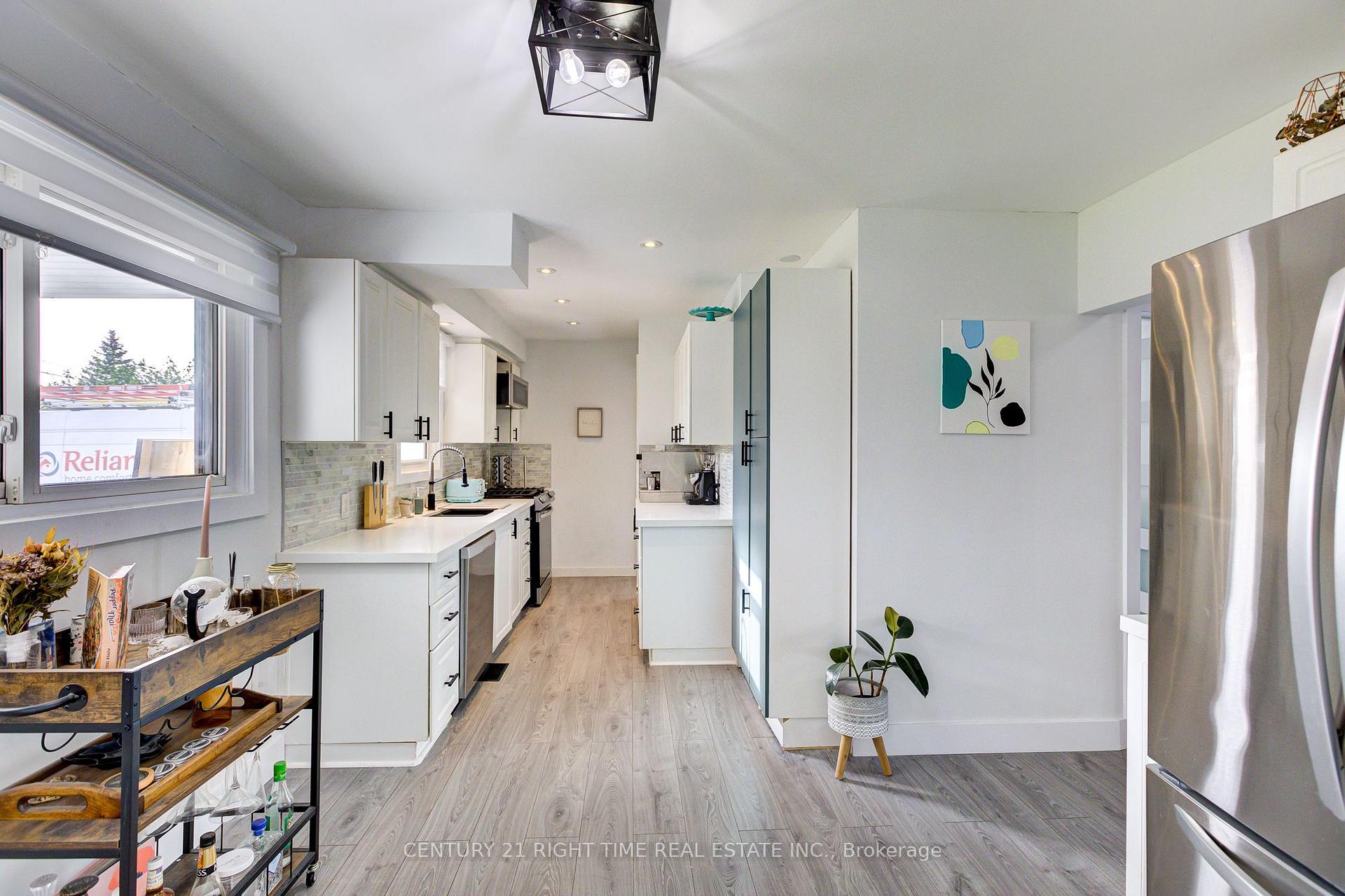 Photo 20 of 978 Winterhalt Avenue, Cambridge — HOMEH