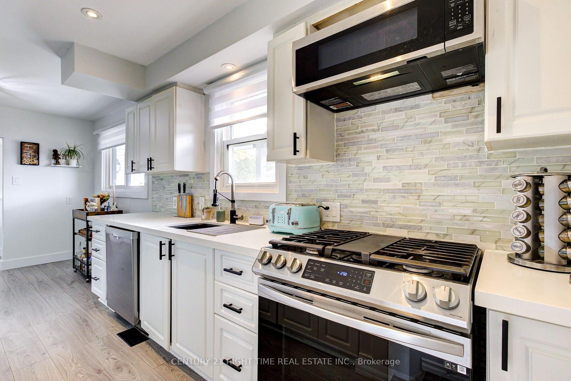 Photo 17 of 978 Winterhalt Avenue, Cambridge — HOMEH