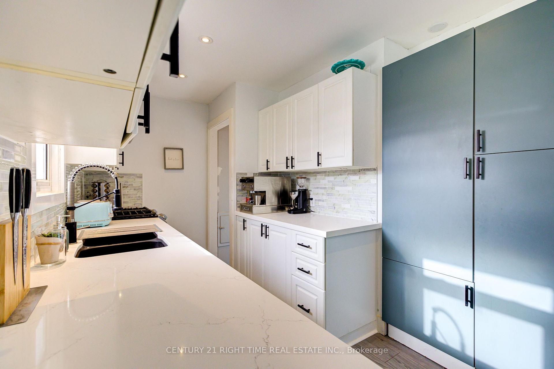 Photo 2 of 978 Winterhalt Avenue, Cambridge — HOMEH