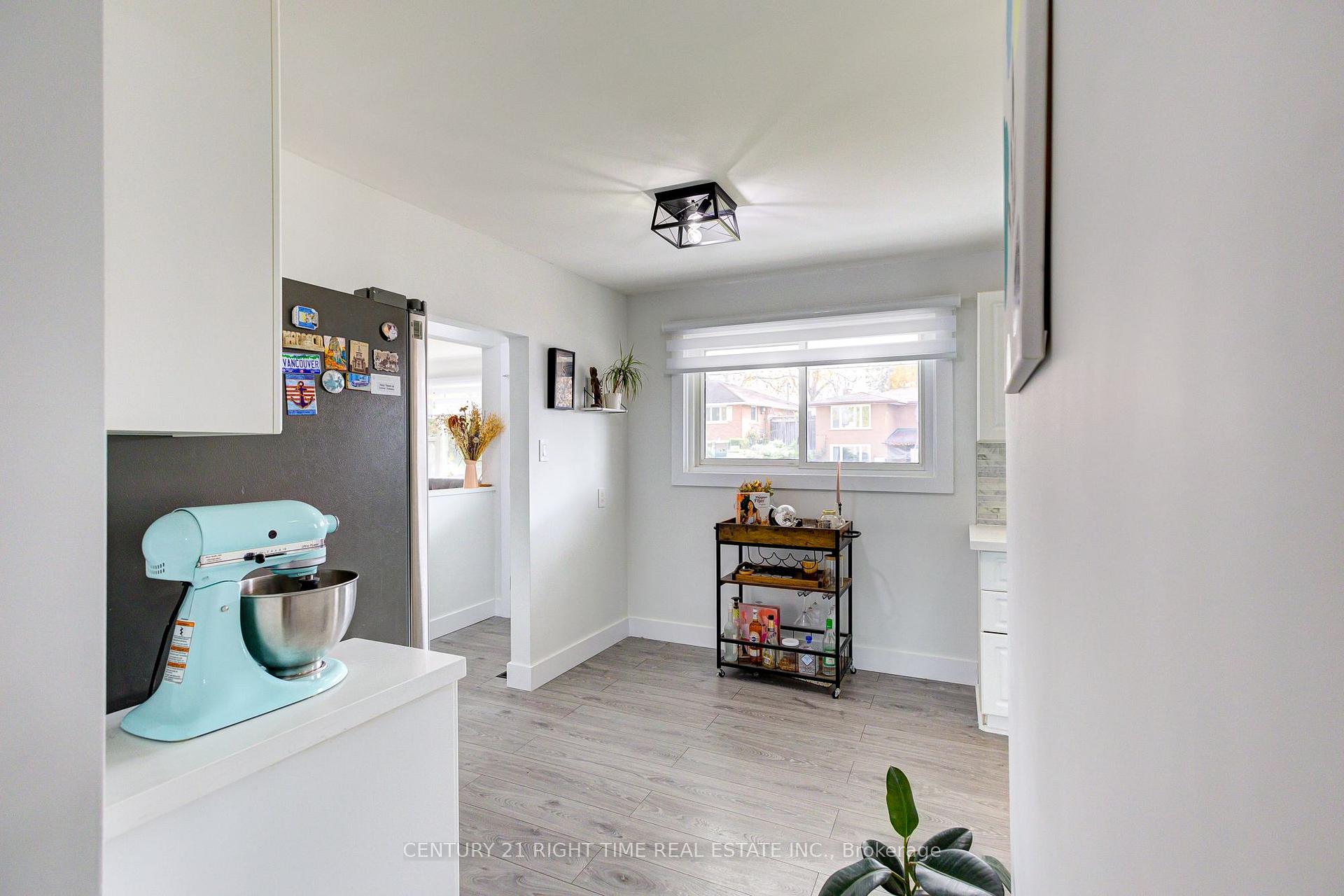 Photo 29 of 978 Winterhalt Avenue, Cambridge — HOMEH