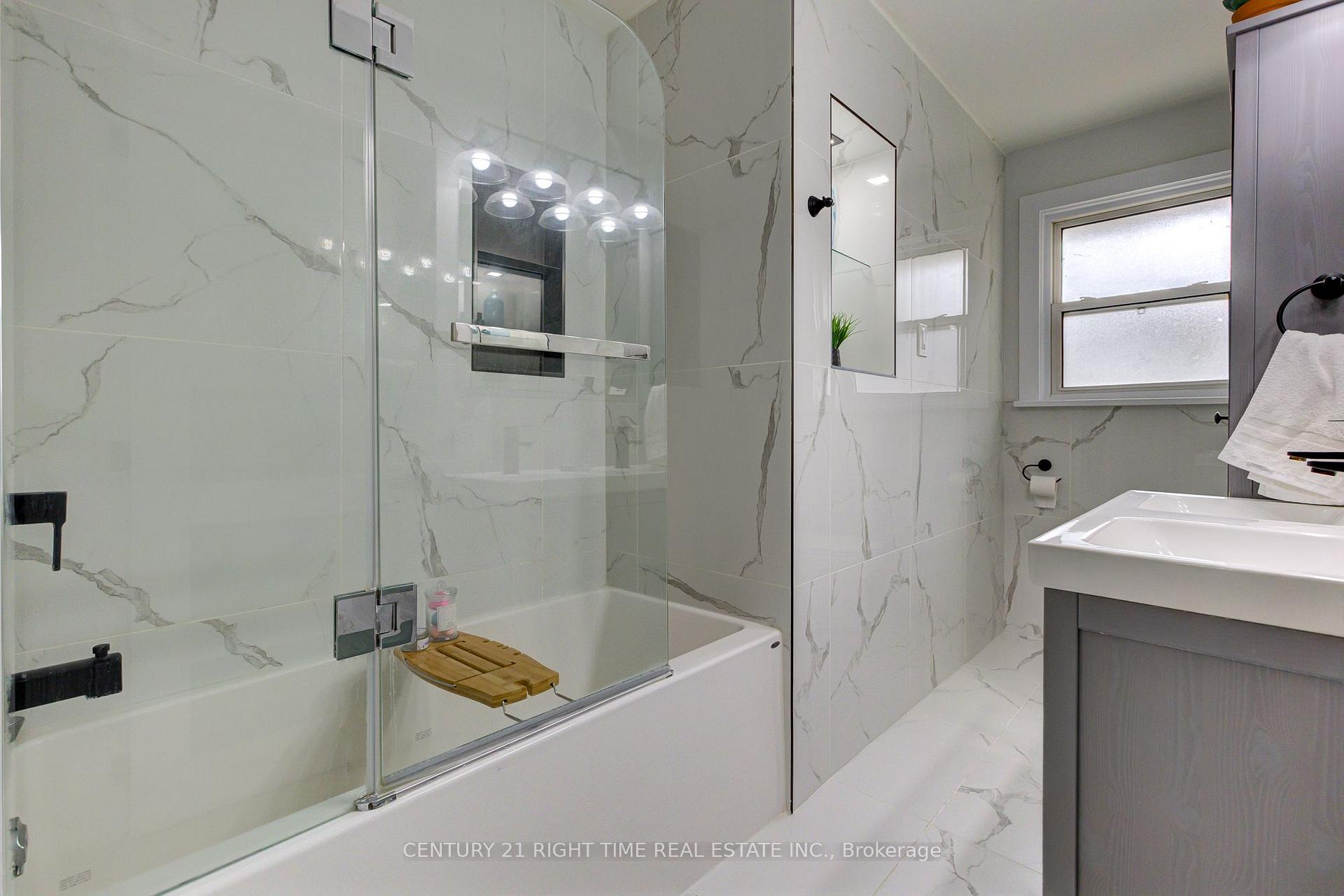 Photo 18 of 978 Winterhalt Avenue, Cambridge — HOMEH