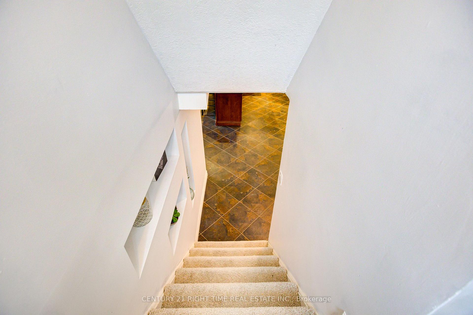 Photo 21 of 978 Winterhalt Avenue, Cambridge — HOMEH