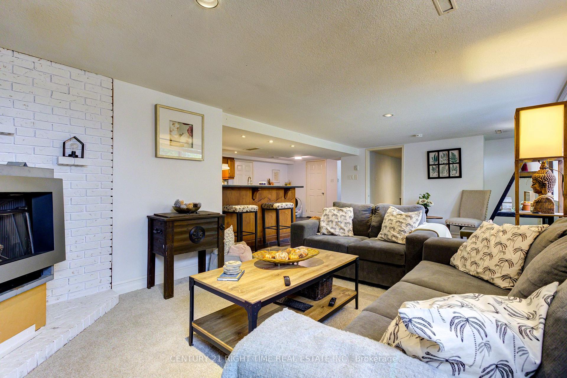 Photo 39 of 978 Winterhalt Avenue, Cambridge — HOMEH