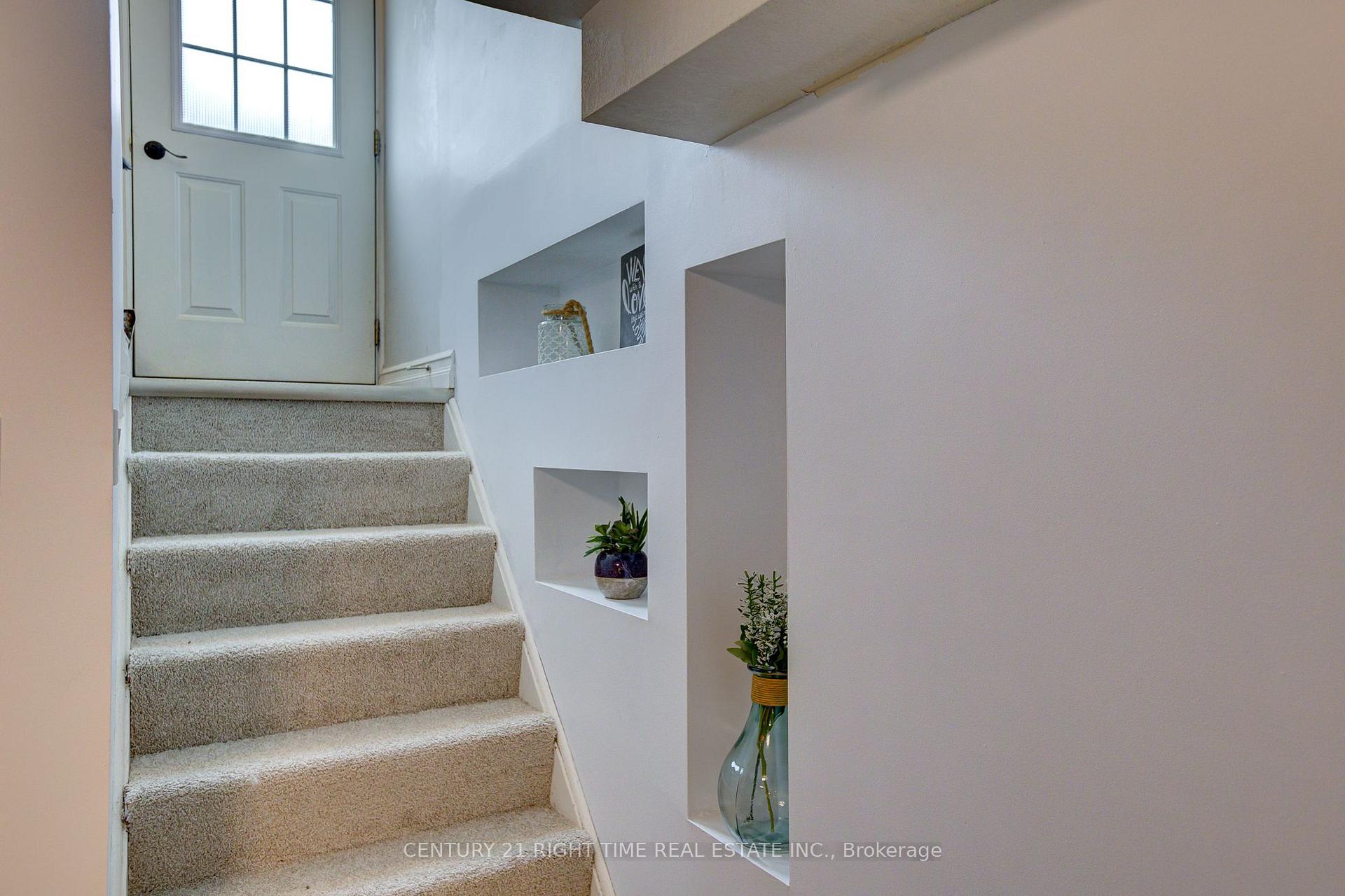 Photo 38 of 978 Winterhalt Avenue, Cambridge — HOMEH