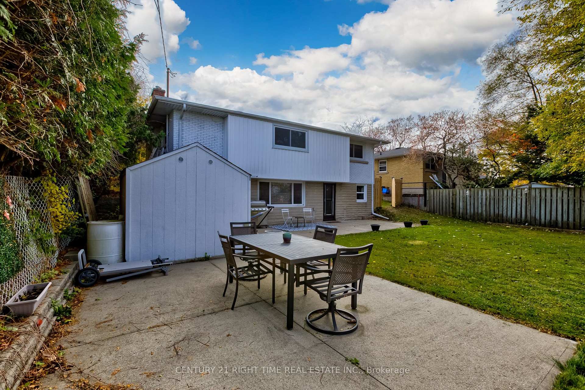 Photo 37 of 978 Winterhalt Avenue, Cambridge — HOMEH