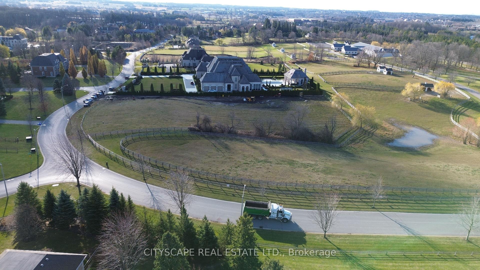 Photo 8 of 110 Fairfield Drive, King, King City — HOMEH