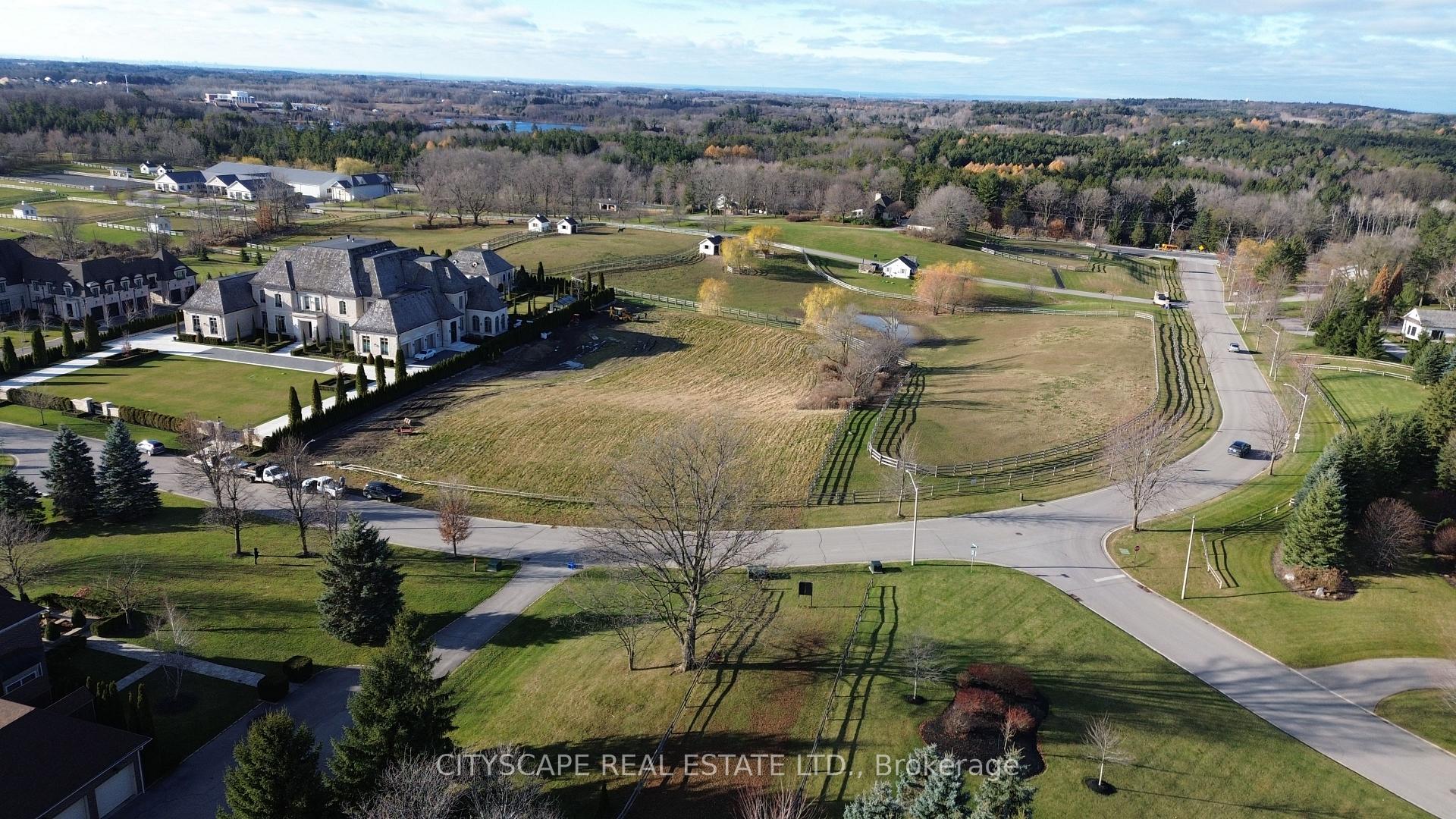 Photo 11 of 110 Fairfield Drive, King, King City — HOMEH